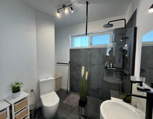 Apartament cu 2 camere, lux, terasa 25 mp, parcare inclusa, dog friendly