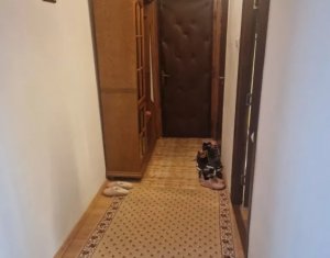 Apartament 2 camere, Intre Lacuri, etaj 1/4, parcare