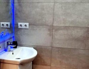 Închiriere trei camere lux, varianta Zorilor, Complex Azoria, garaj